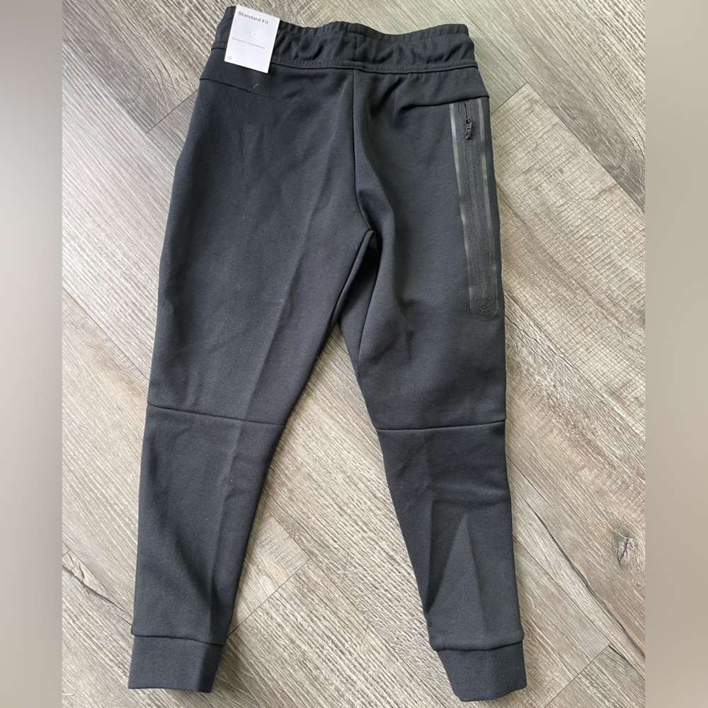 Nike Tech sweatpants. XS